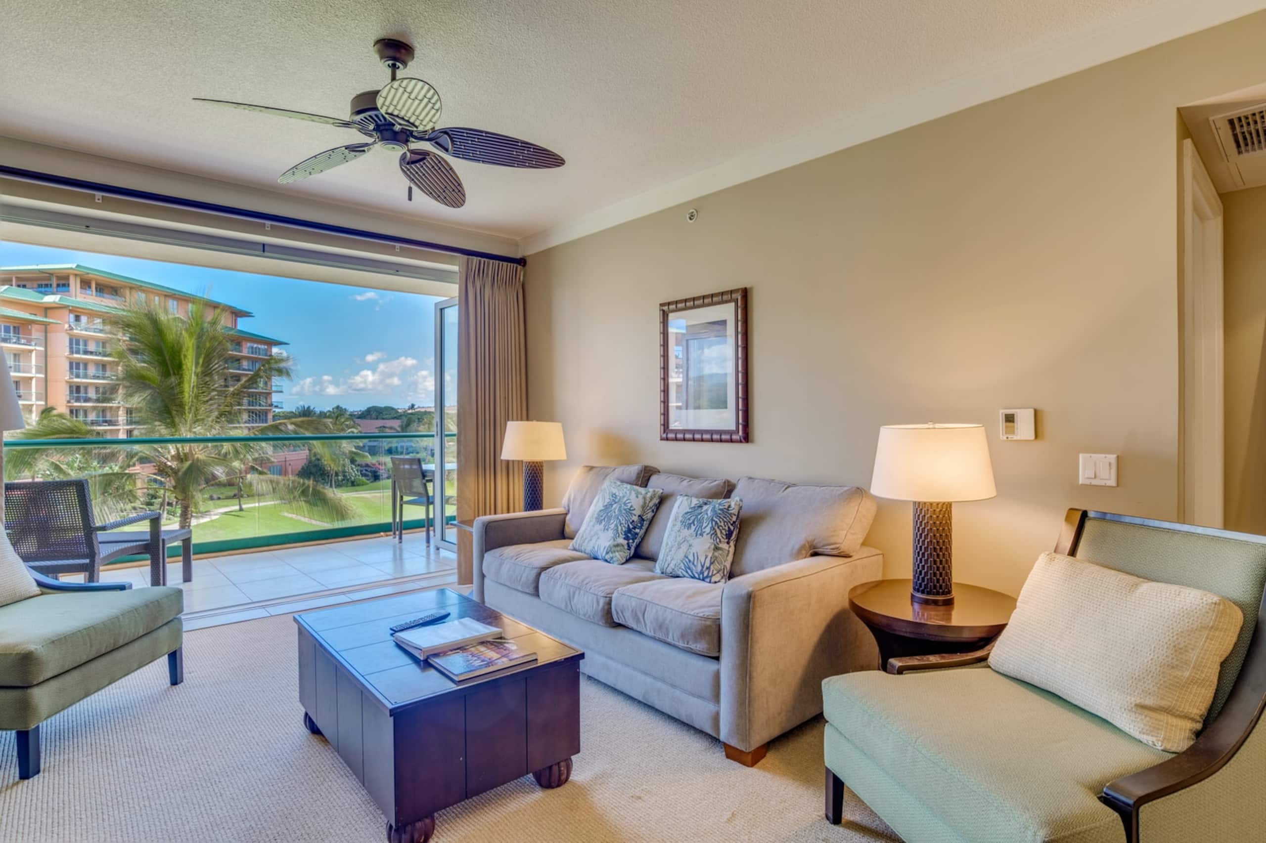 Condo in Lahaina · ★4.83 · 2 bedrooms · 3 beds · 1 bath - Image 2