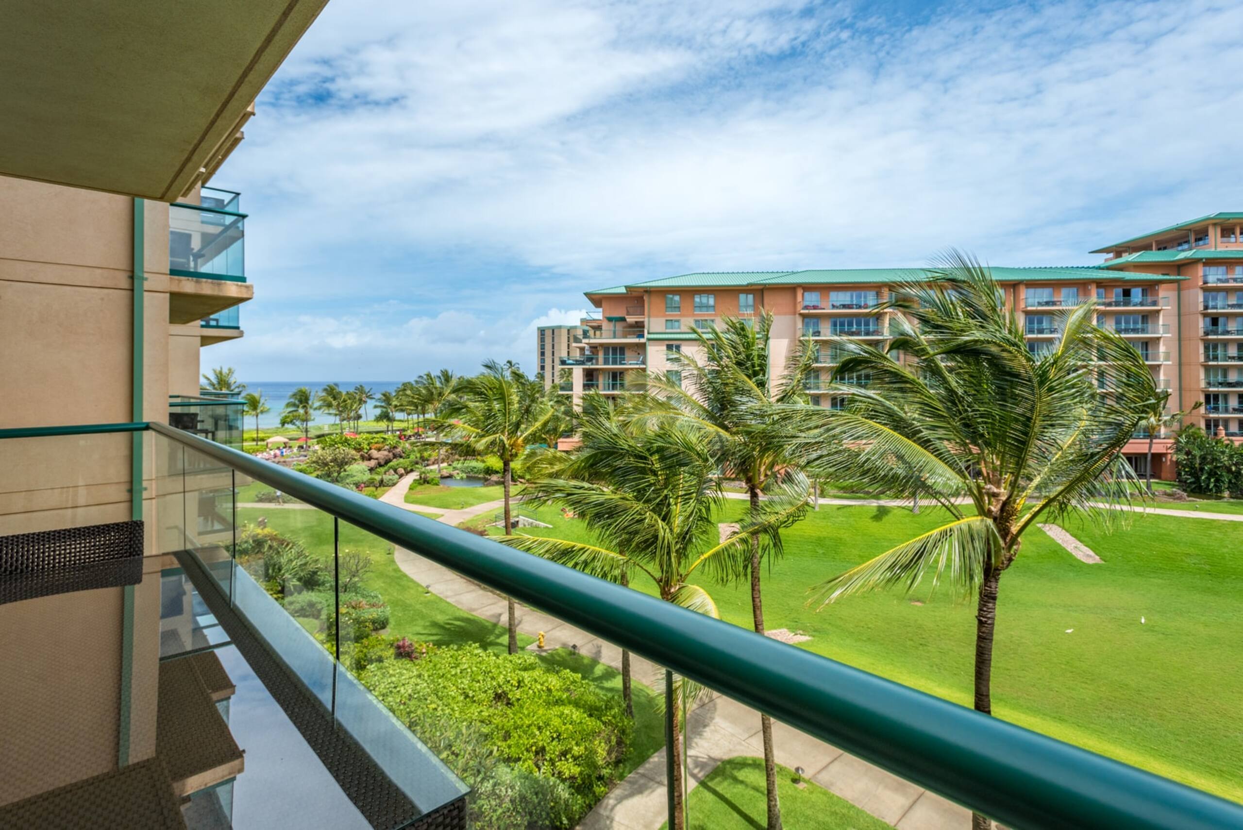 Condo in Lahaina · ★4.83 · 2 bedrooms · 3 beds · 1 bath - Image 52