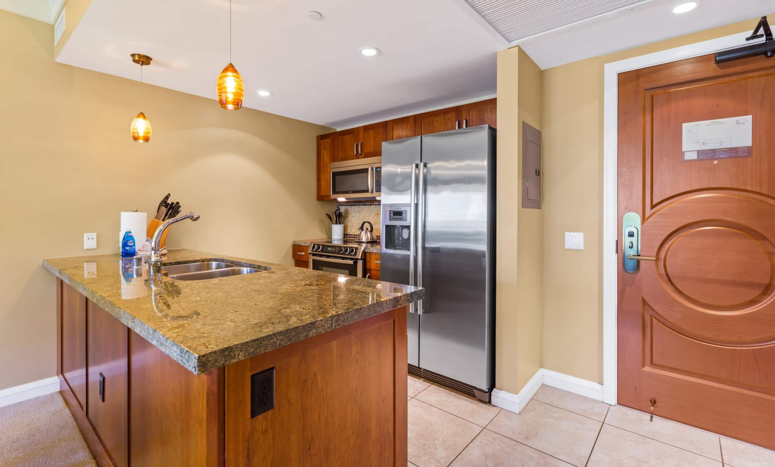 Condo in Lahaina · ★4.83 · 2 bedrooms · 3 beds · 1 bath - Image 8