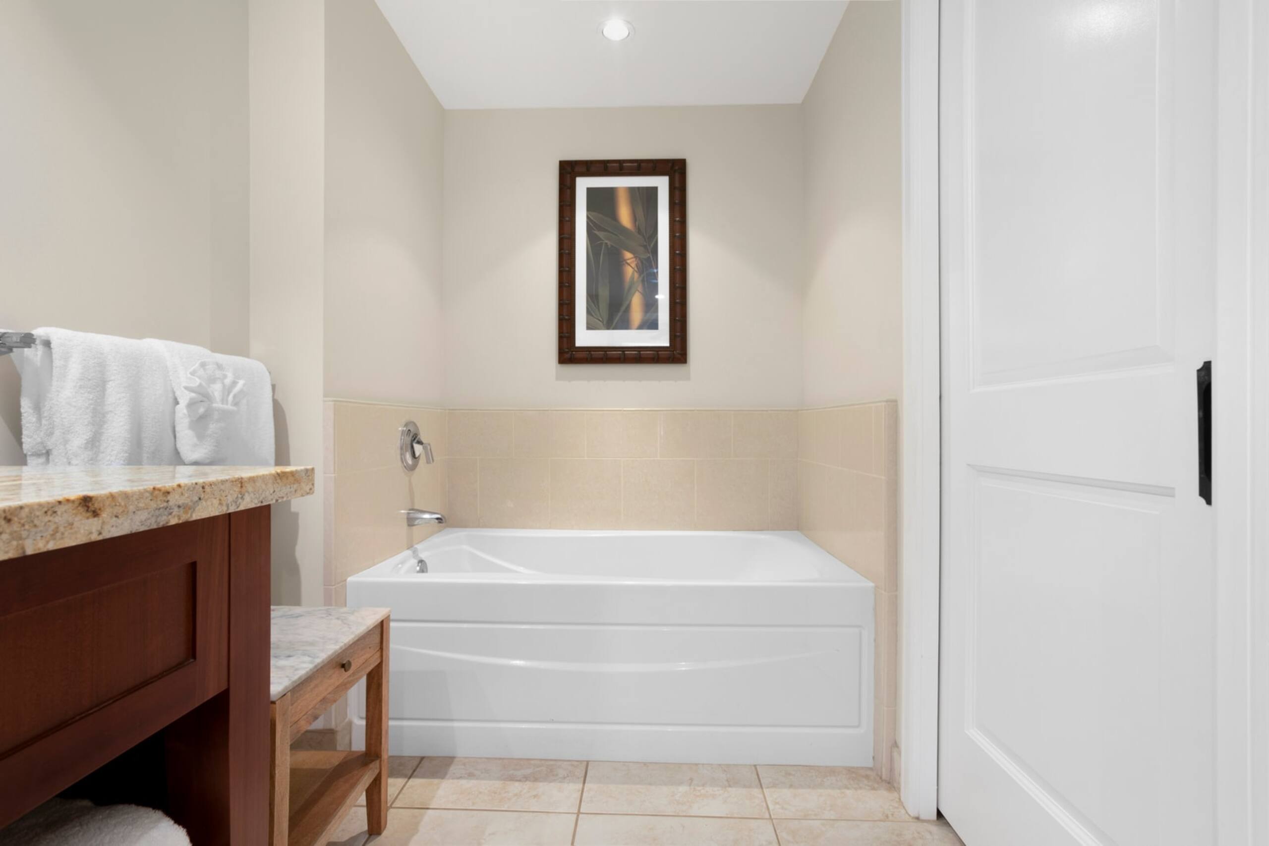 Condo in Lahaina · ★5.0 · 2 bedrooms · 4 beds · 2 baths - Image 29