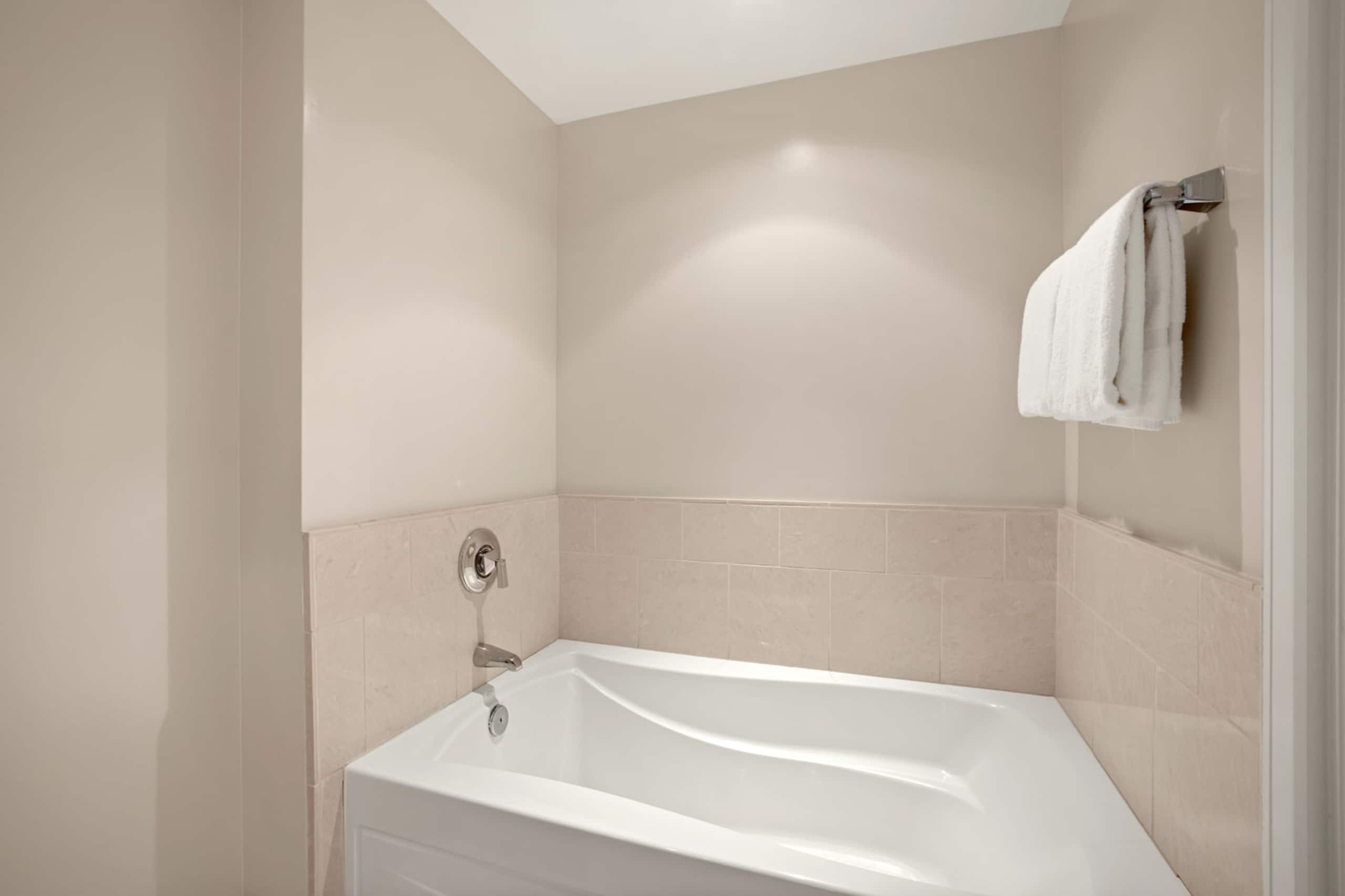 Condo in Lahaina · ★4.78 · 2 bedrooms · 3 beds · 2 baths - Image 31
