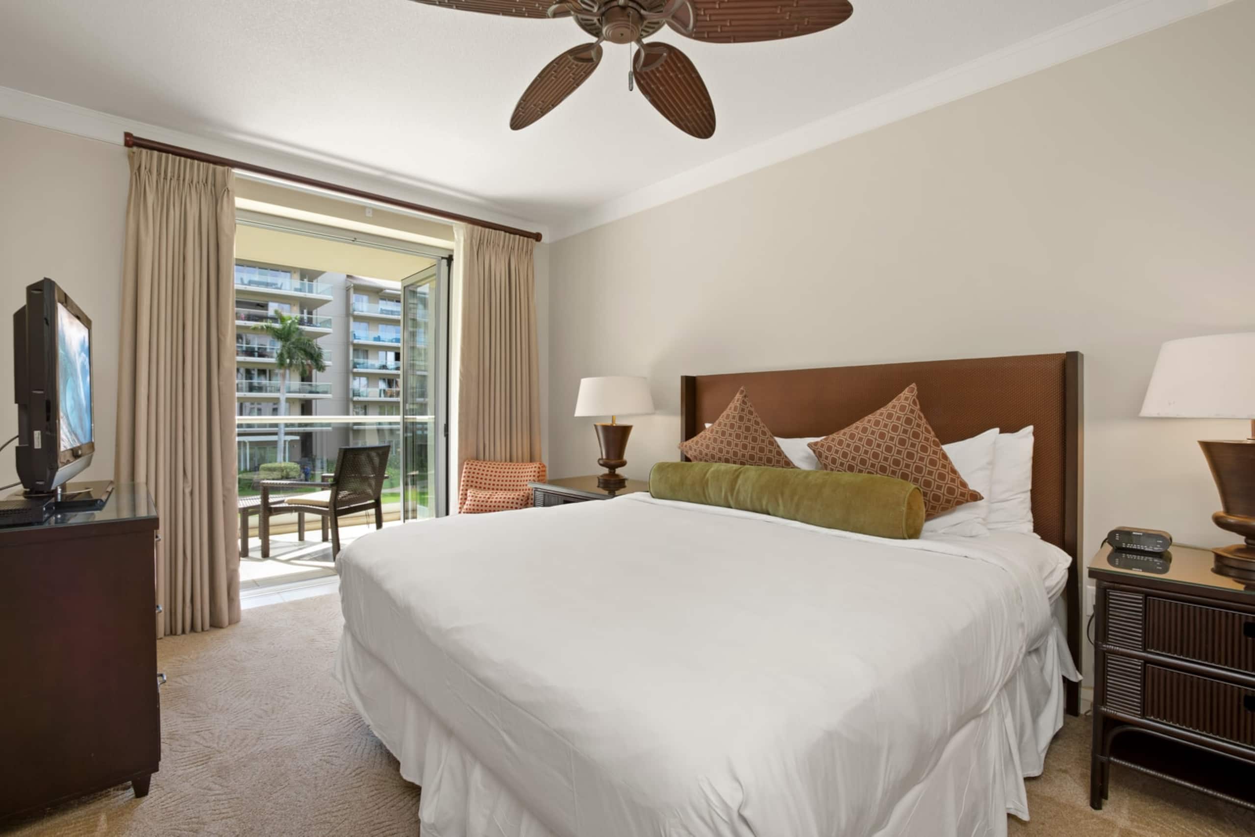Condo in Lahaina · ★4.78 · 2 bedrooms · 3 beds · 2 baths - Image 28