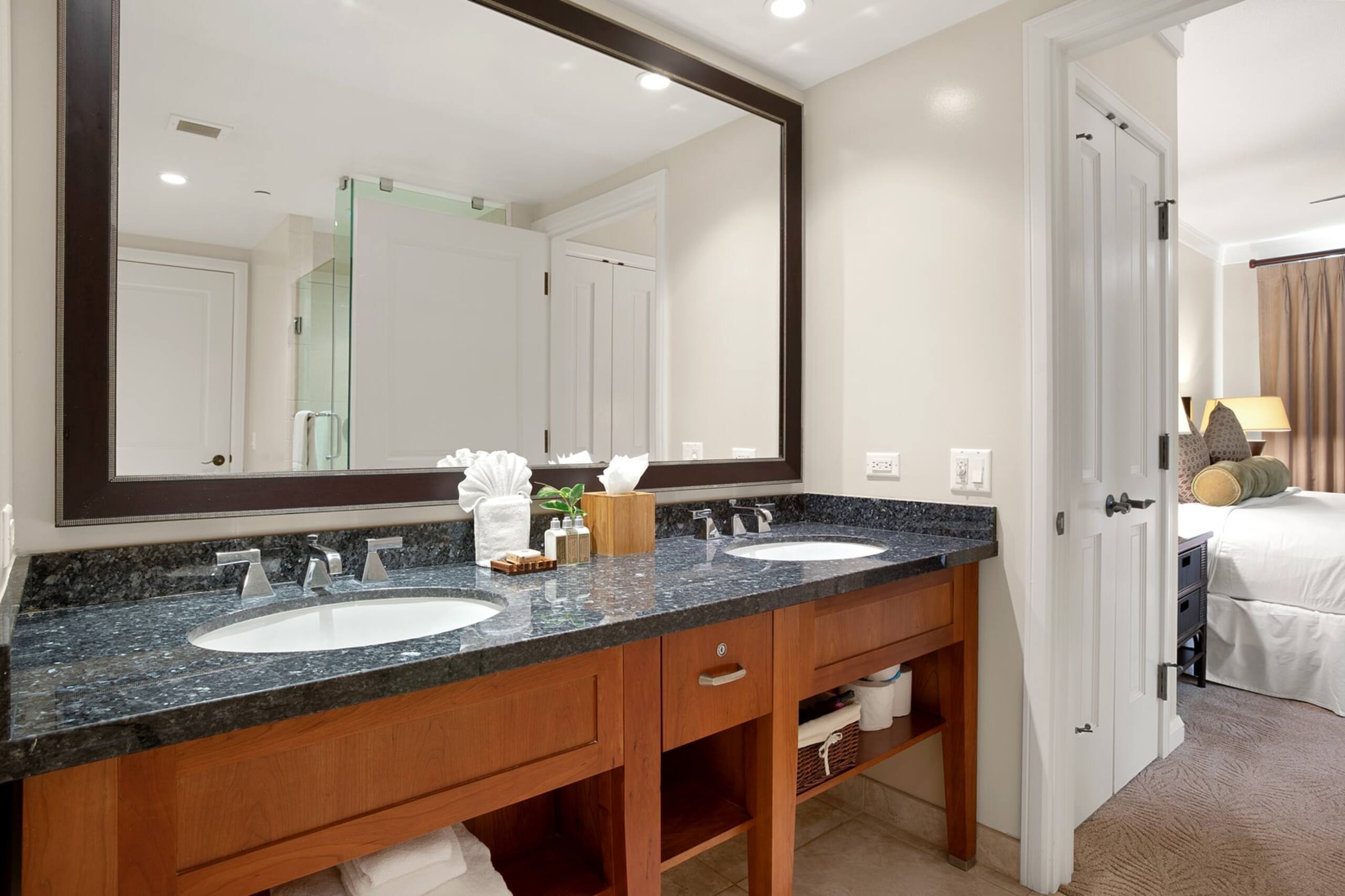 Condo in Lahaina · ★4.78 · 2 bedrooms · 3 beds · 2 baths - Image 37