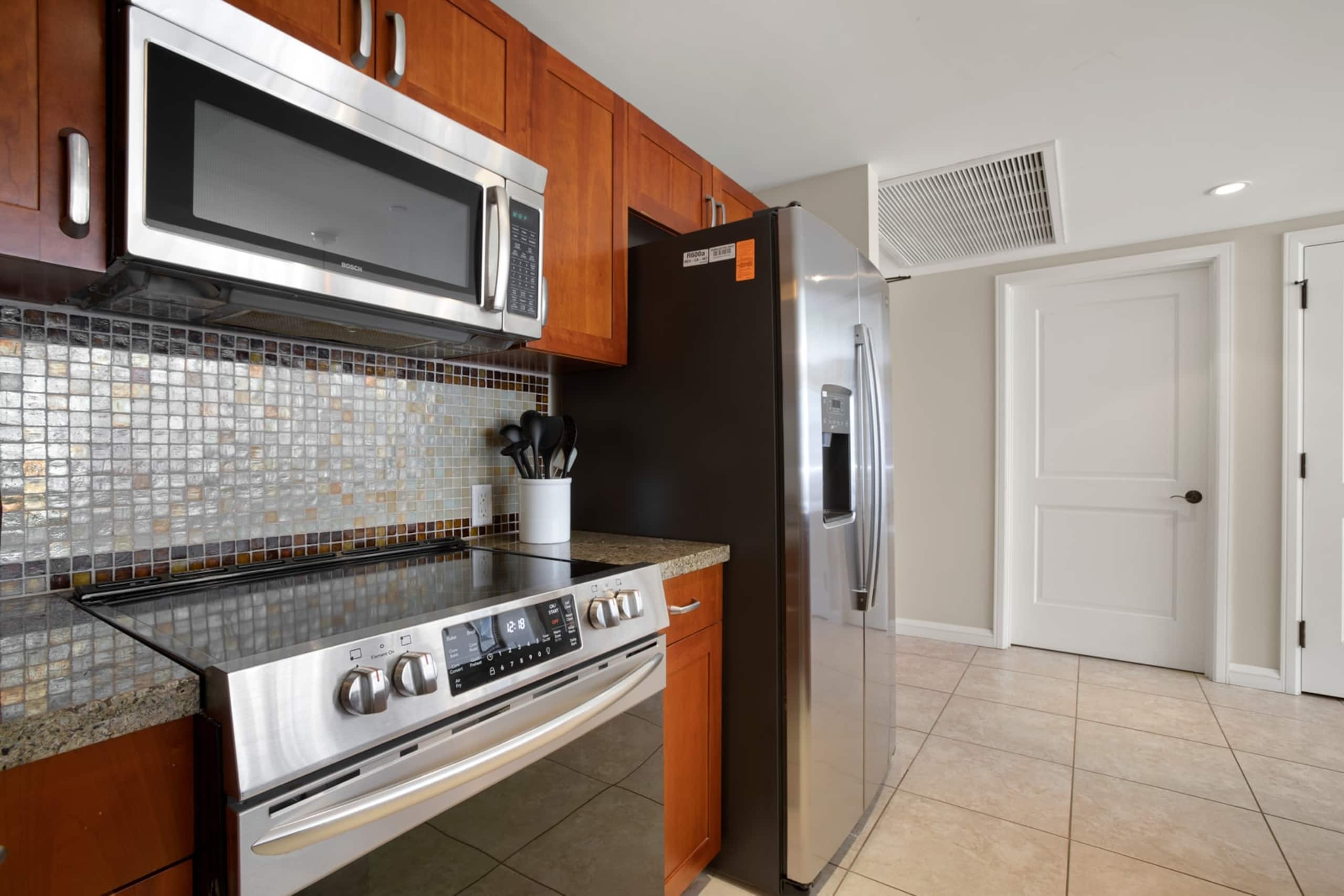 Condo in Lahaina · ★4.78 · 2 bedrooms · 3 beds · 2 baths - Image 27