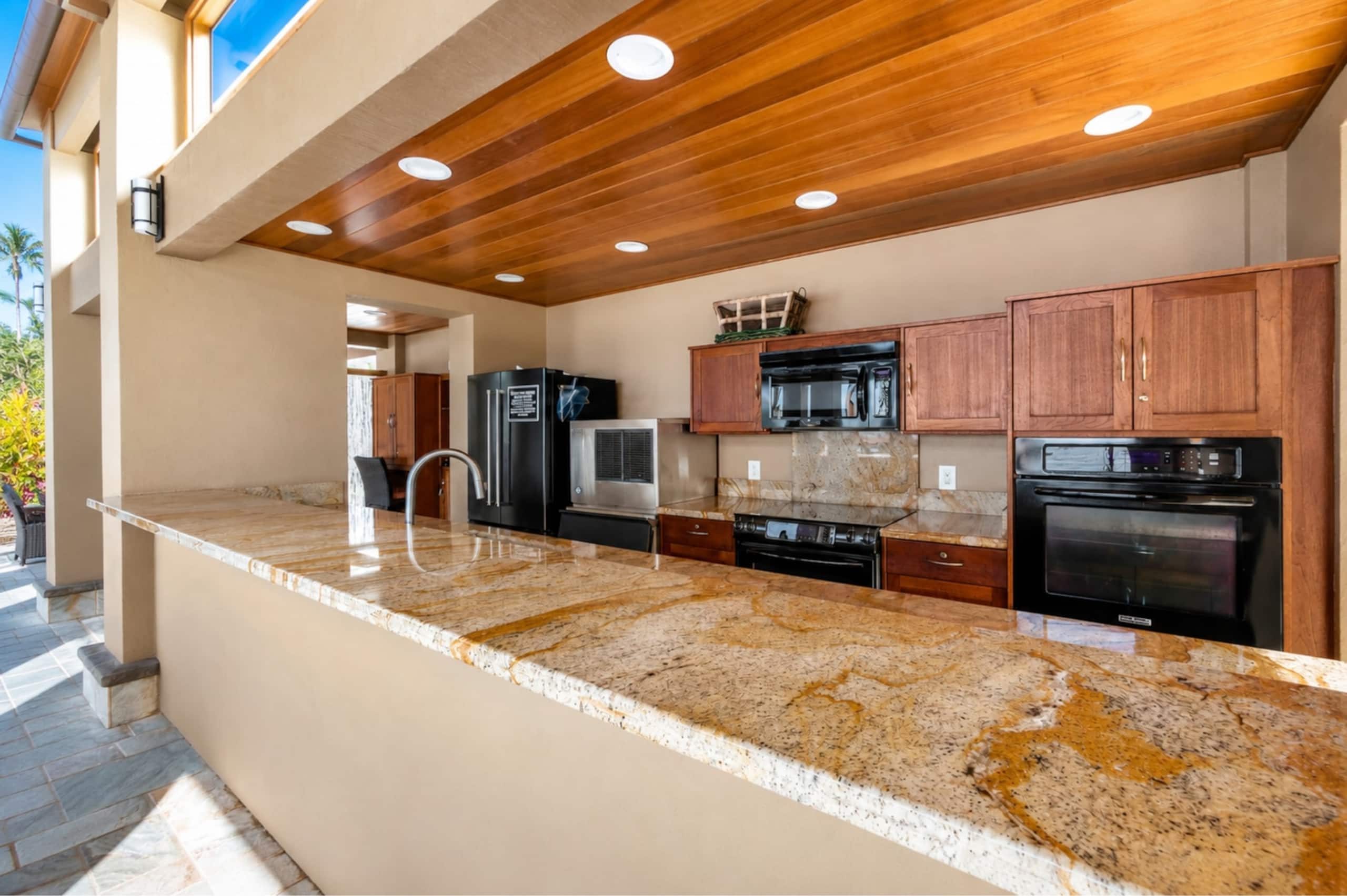 Condo in Kihei · ★4.86 · 2 bedrooms · 3 beds · 2 baths - Image 10