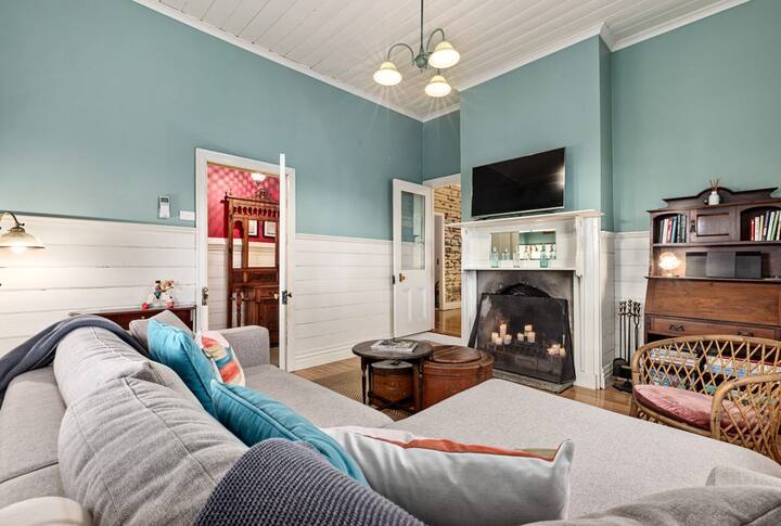 Rustic Charm In The Heart Of Spa Country - Hepburn Springs