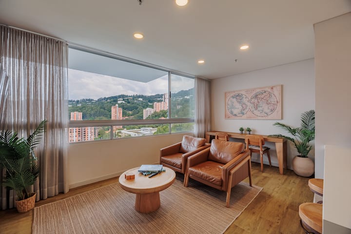 23rd-floor Stay With Views – El Poblado - Medellín