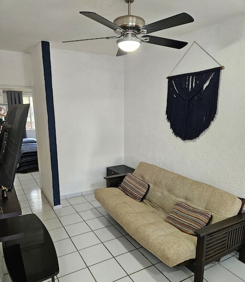 Top performing Airbnb: Comfortable One Bedroom House in Alborada