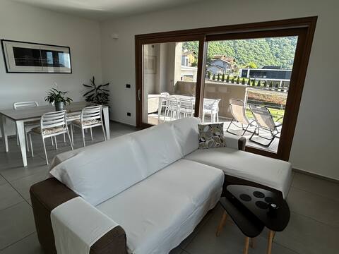 Popular Airbnb listing: Casa Roxy, awesome Como lake, mountain & pool view in Colico