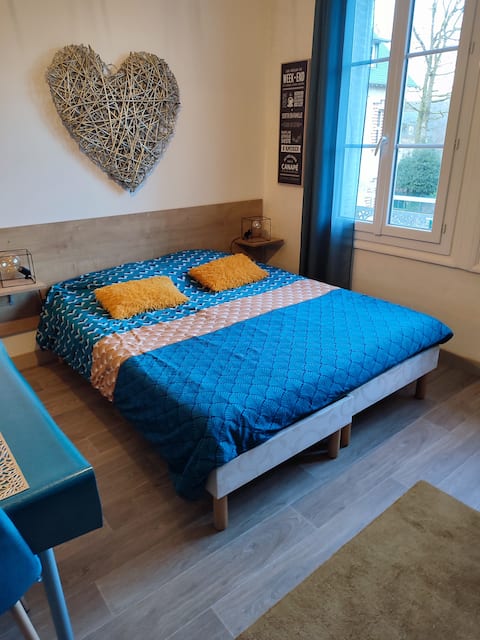 Nice studio 10, very good location, bike room