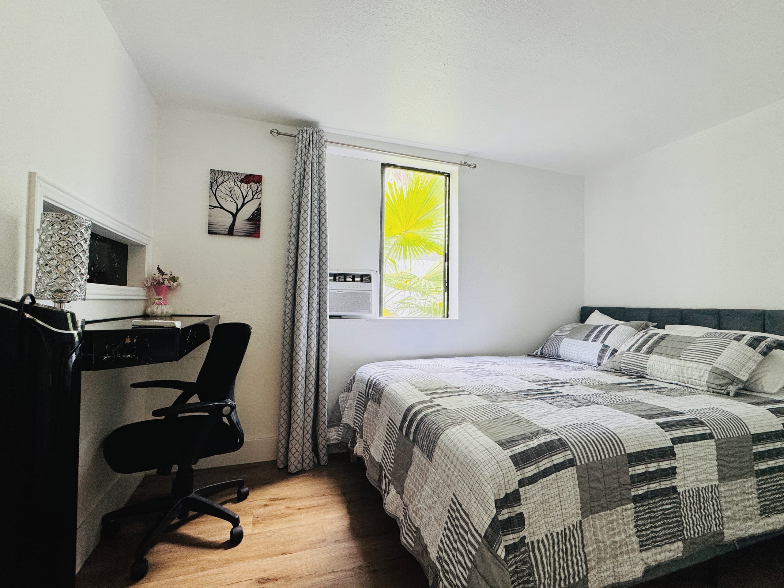 1 SunShine Rental Hilo Downtown with Swimming Pool Two Bedrooms One Living Room Self Check-in - Photo 21