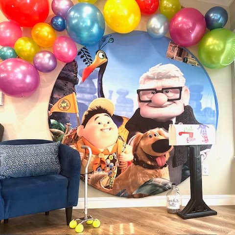 ❤ DISNEYLAND CLOSE-KING BEDS-GAME RM-SUPER CLEAN