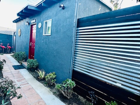 Top Airbnb: Stylish Casita SoFi/clippers/LAX/Forum/Beach/spacX in Hawthorne