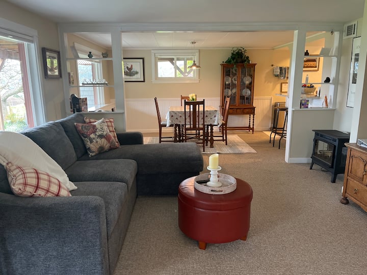Farmhouse Getaway - Deception Pass State Park, Oak Harbor