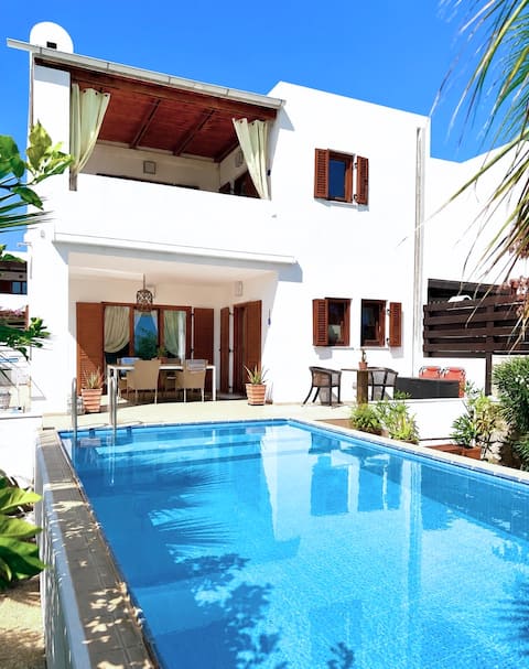 Villa Lucia – Stylish Retreat with Private Pool
