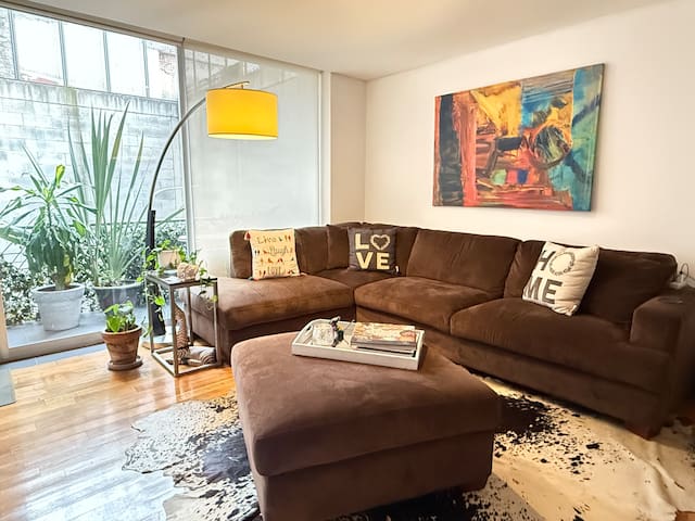 Fabulous Condo in historic Roma +Housekeeper+100mb