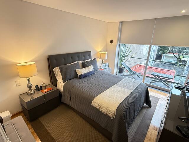 Fabulous Condo in historic Roma +Housekeeper+100mb gallery image 4