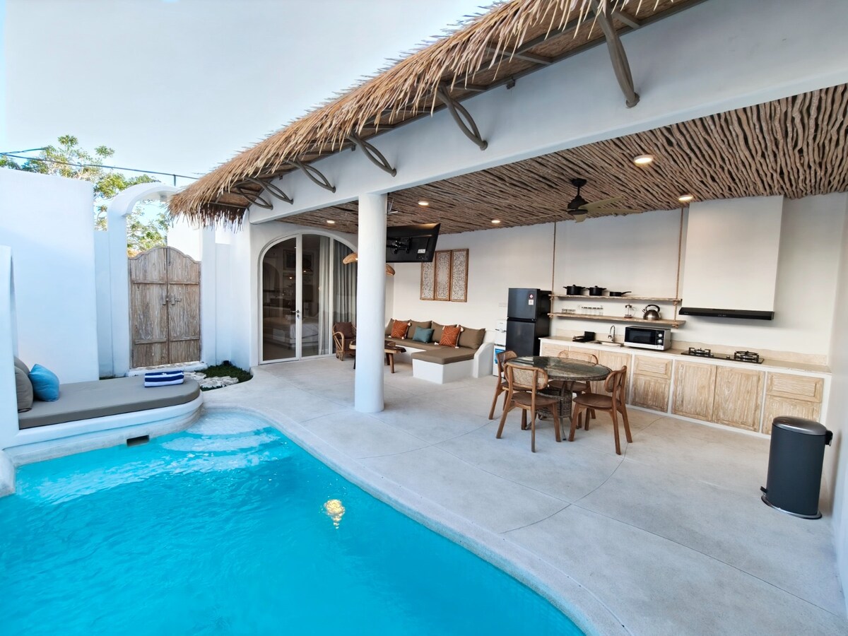 Villa in South Kuta · ★4.84 · 2 bedrooms · 2 beds · 2 private baths, Airbnb comparable
