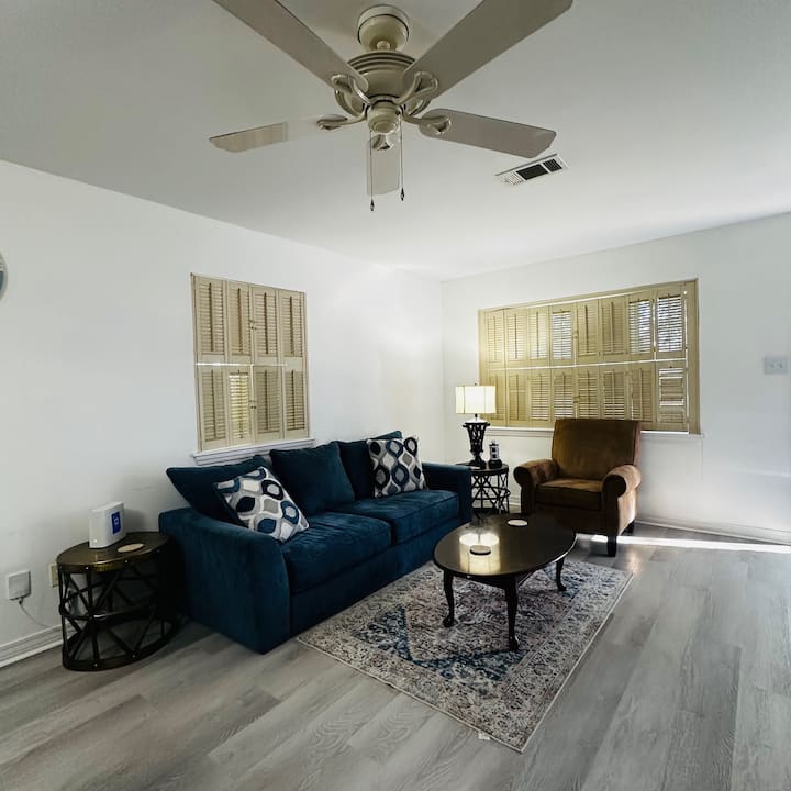 "Feels Like Home” Escape, 1/2 Mile To Beach - Gulfport, MS