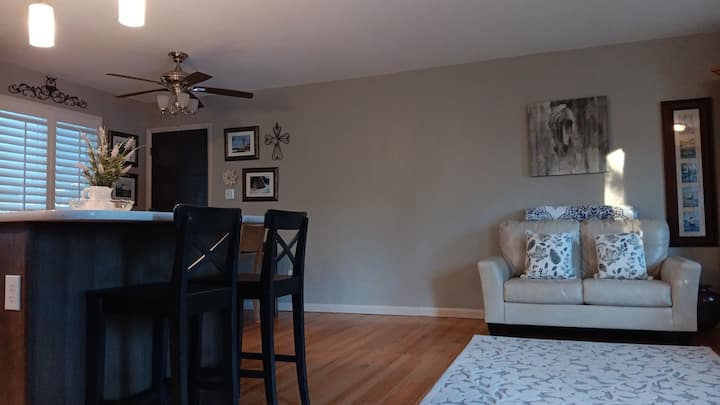 The Wendmill:
Dog Friendly
(No Cats) - Colorado Springs, CO