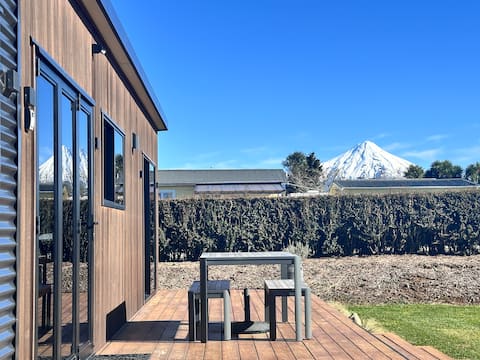 Peaceful on Pembroke- Your holiday home with views