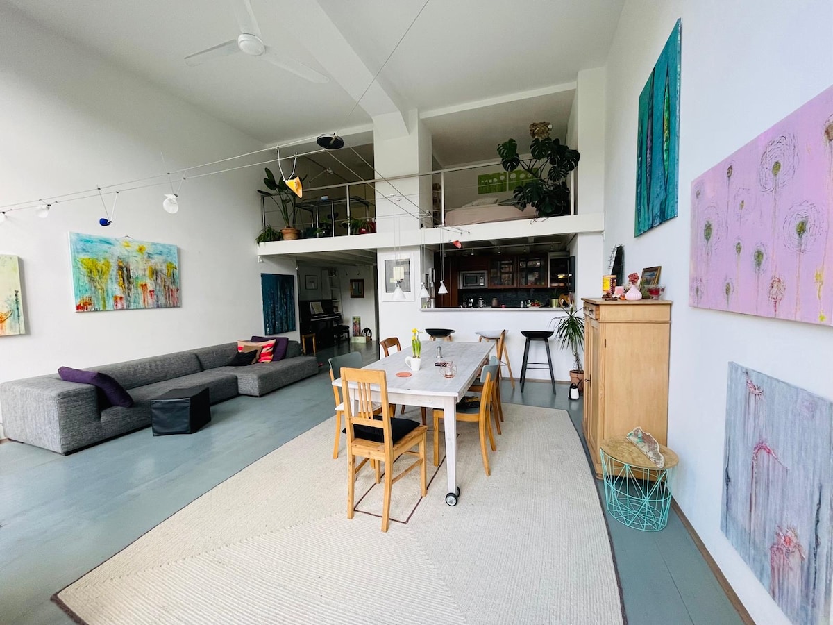 Top Airbnb: Central Südstadt loft incl. parking space in Altstadt Süd