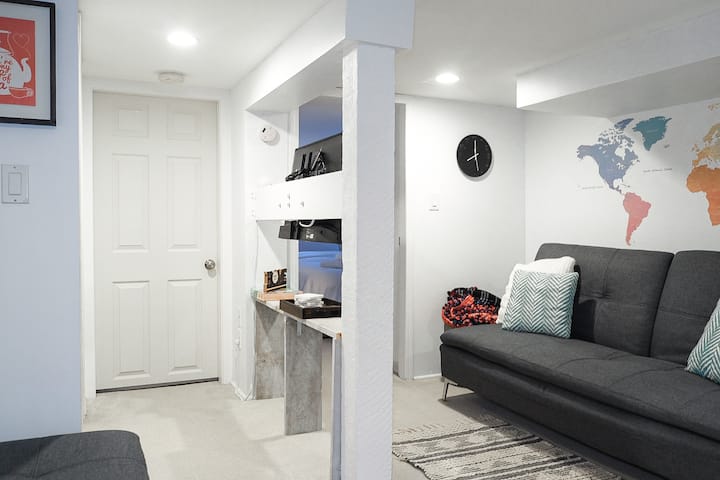 Cozy Private Basement Suite In Mount Pleasant - Vancouver
