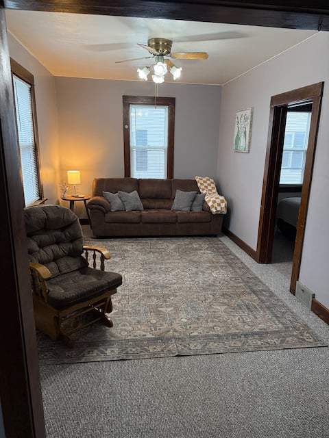Homey 1 bed 1 bath & office home with garage
