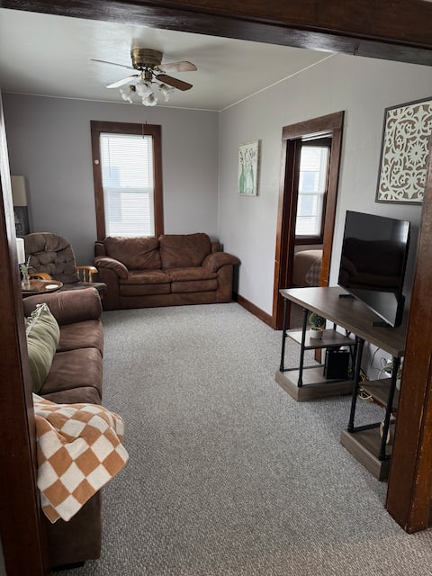 Homey 1 bed 1 bath & office home with garage