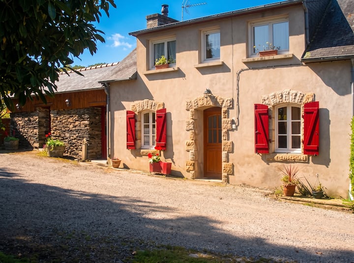 Maison De Charme Avec Jardin à Laz - Châteauneuf-du-Faou