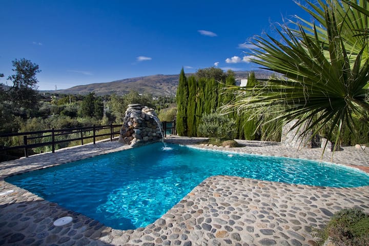 Villa With 3 Bedrooms In ÓRgiva, With Wonderful Mountain View, Private - Soportújar