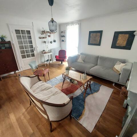 Charming home in downtown Garage Garden