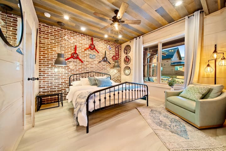 New w/Pickleball~IndoorPool~Movie/2GameRms-Sleep33 - Cabins for
