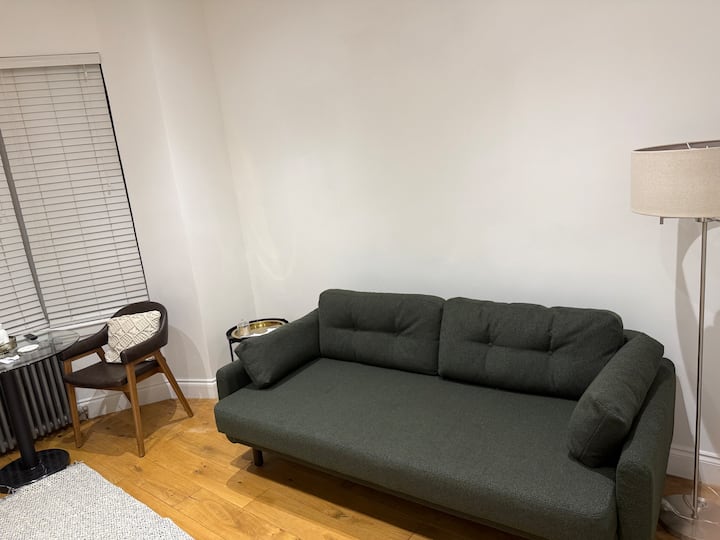 West End Flat | 3-min Walk To Subway | Park Views - Glasgow
