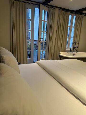 Amazingly located beautiful home in Gent centre gallery image 5