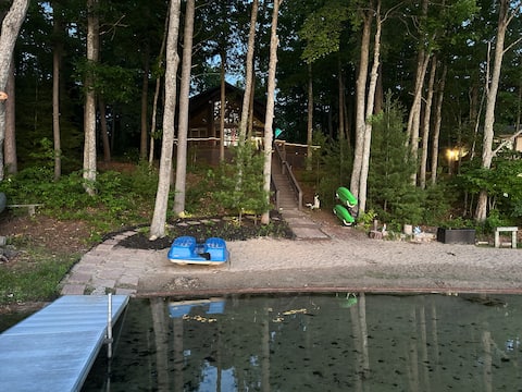 Lakefront Winter Getaway • Near Skiing & Trail 7