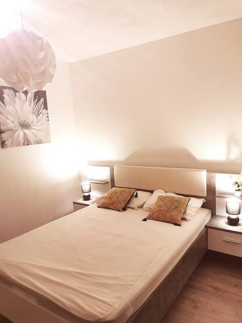 relaxing square JACUZZI GARDEN POOL T3 PARKING