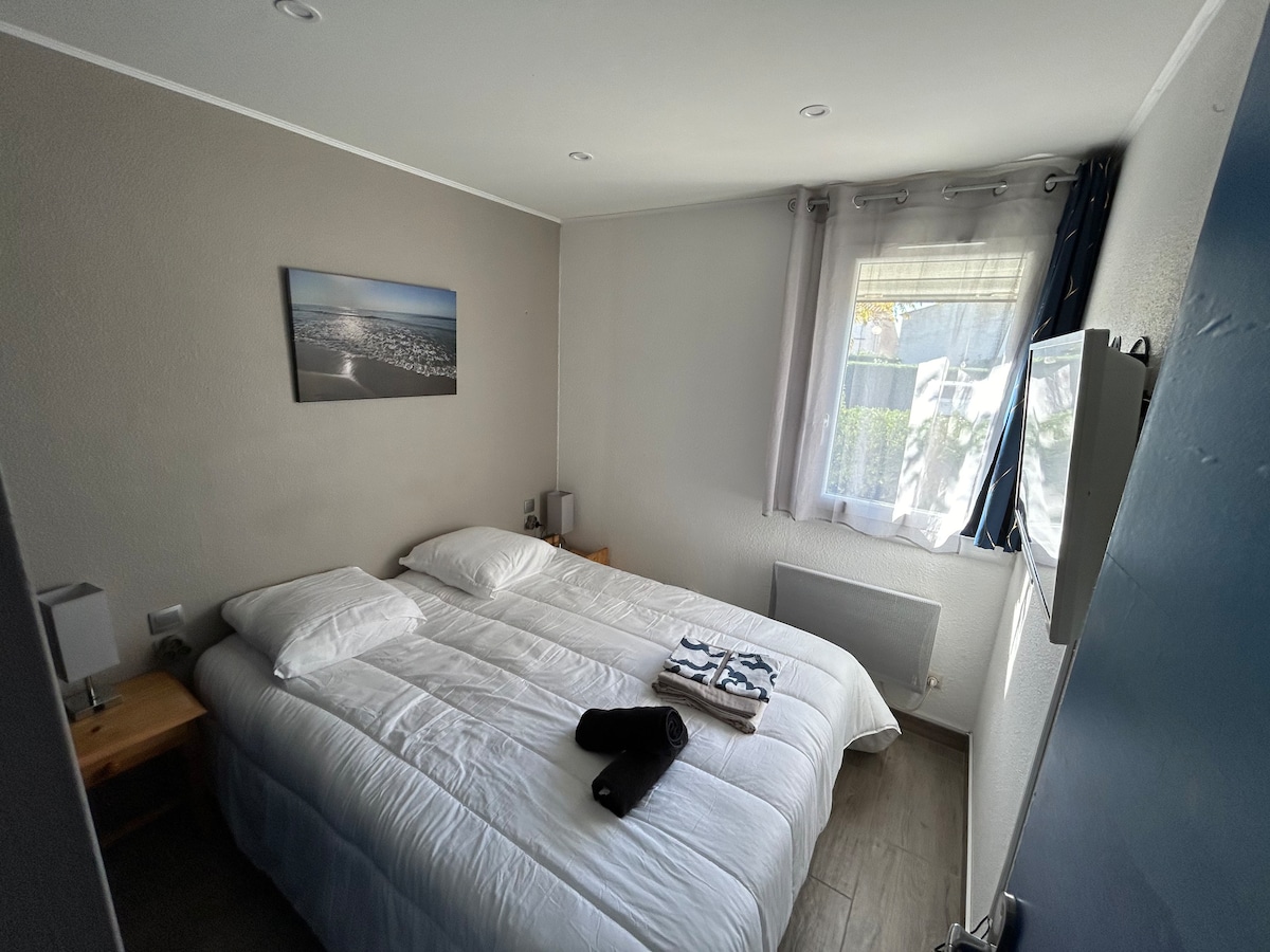 bedding replaced in October 2024 - bed 160x200