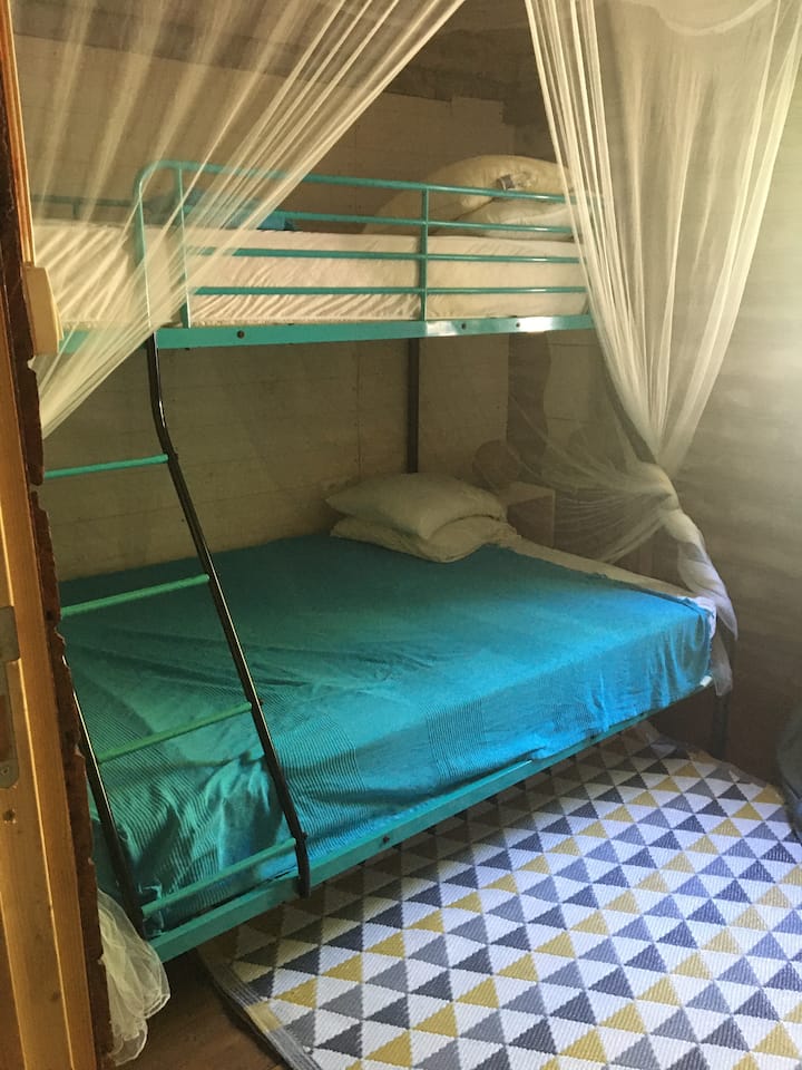 غرفة النوم 2