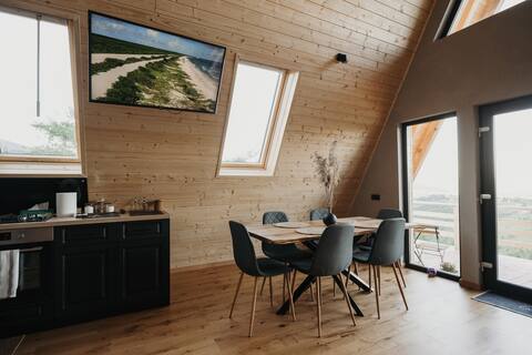 Successful Airbnb property: The Cave. A frame Cabin In "Pestera" village. in Moeciu De Jos
