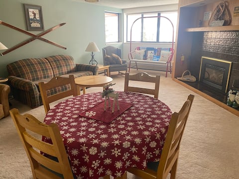 Successful Airbnb property: True ski in/ski out, main village, spacious condo in Copper Mountain