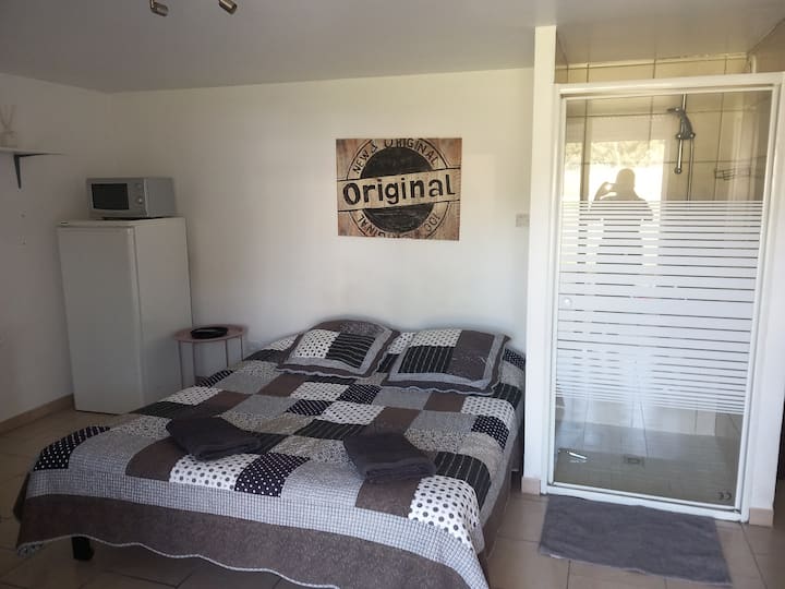 Location  Entre Mer Et Campagne à  Martigues.. - Martigues