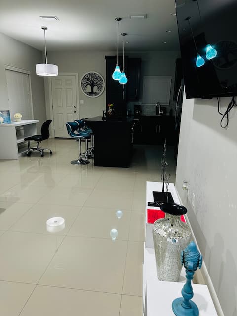 Sky-Blue Luxurious Apt 2BR/2BA  McAllen TX Area