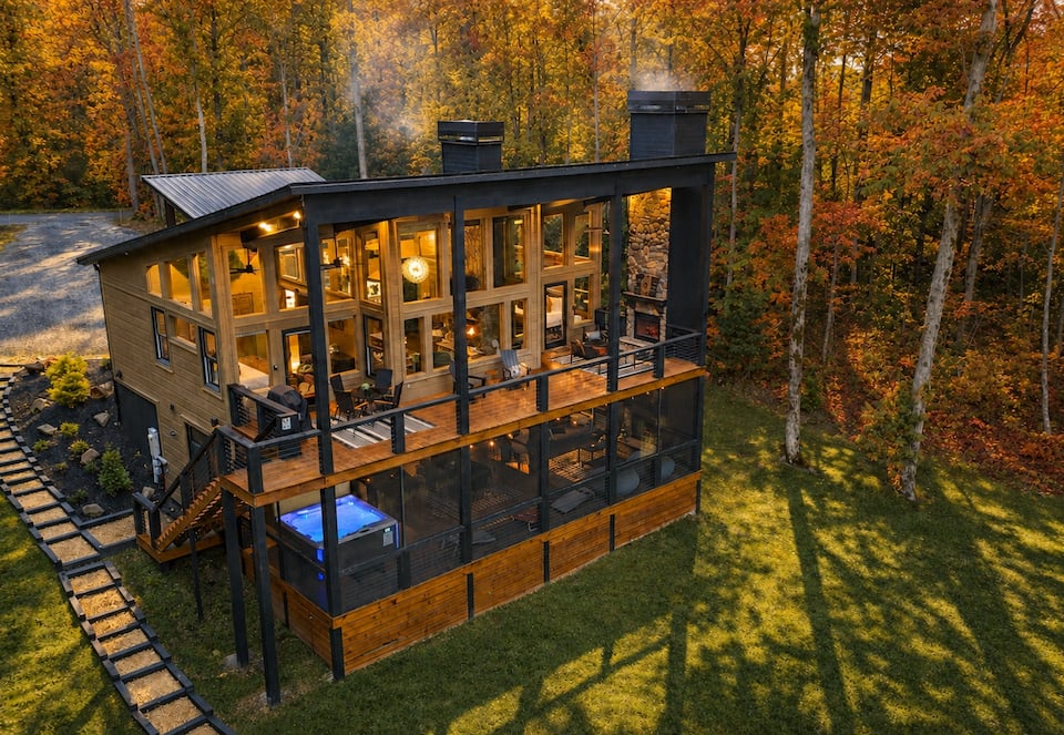 Boujee Lodge, with long-range Blue Ridge views, Blue Ridge, Georgia, USA, photo 1 of 10