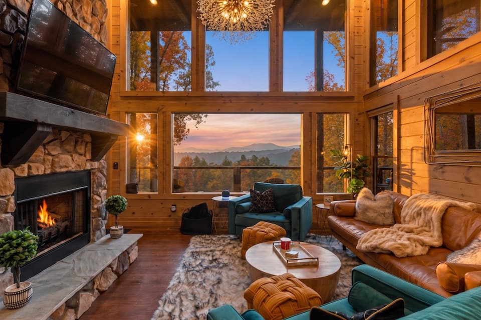 Boujee Lodge, with long-range Blue Ridge views, Blue Ridge, Georgia, USA, photo 4 of 10