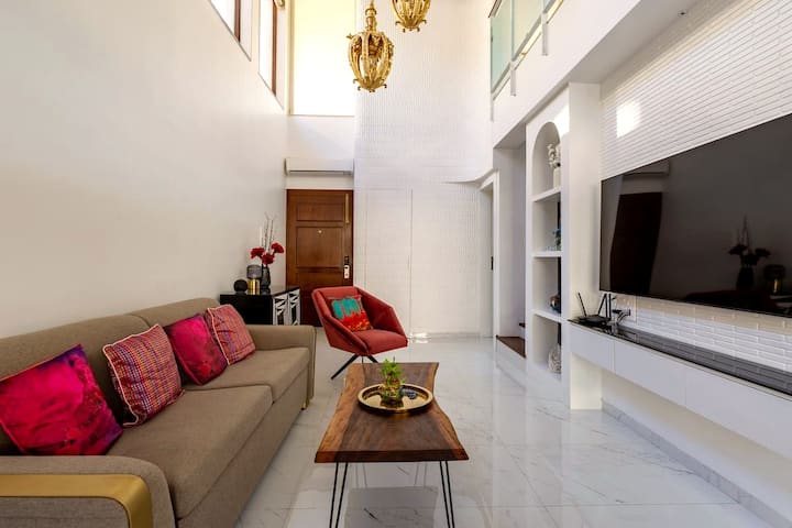 Living room image 5