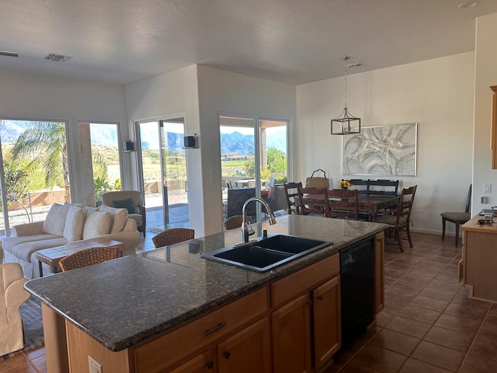 Resort Living! Golf Course/mountain View Home - Catalina, AZ