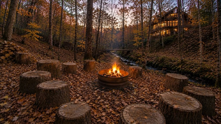 Summer Seclusion - Hot Tub, Waterfalls Nearby! - Suches, GA