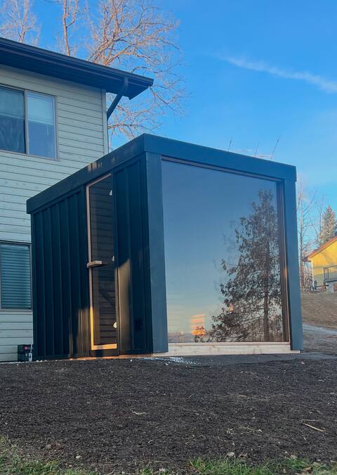 Entire Cottage - Waterfront - Sauna - Getaway!