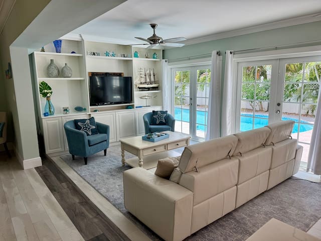 Coastal Style Pool House near the Beach